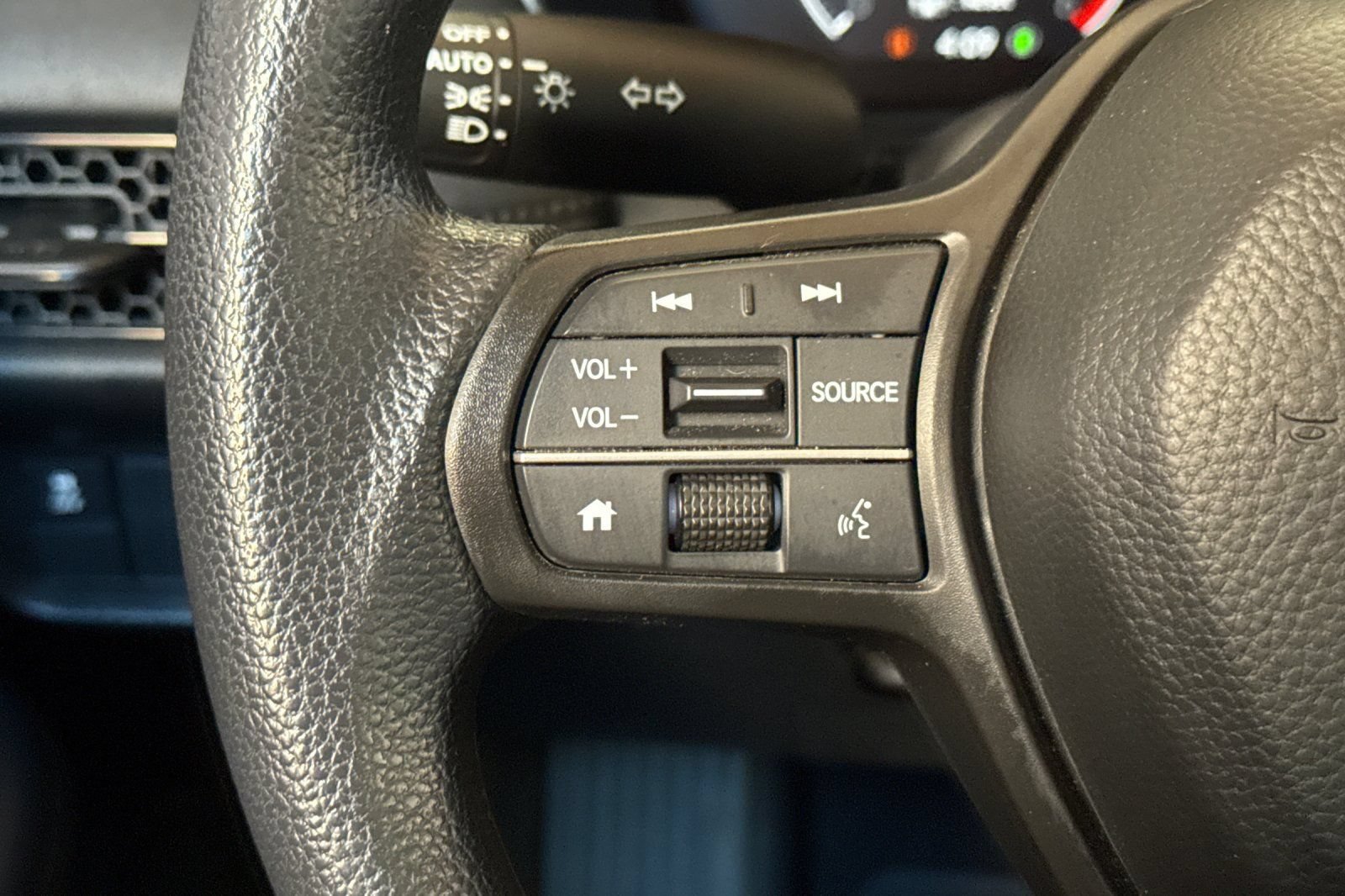 Used 2023 Honda HR-V LX image 30