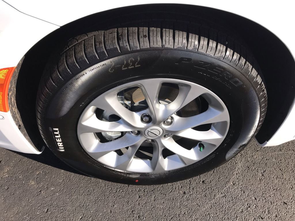 New 2026 Chrysler Pacifica Limited w/ Uconnect Theater Family Group FWD image 10