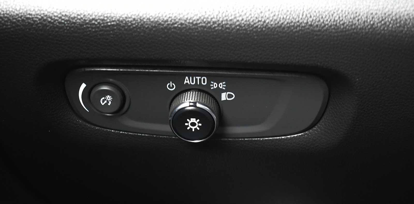 Used 2023 Chevrolet Traverse Premier w/ Redline Edition image 25