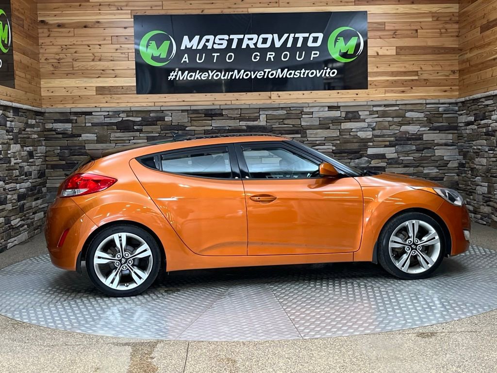 Used 2012 Hyundai Veloster w/ Style Pkg image 12