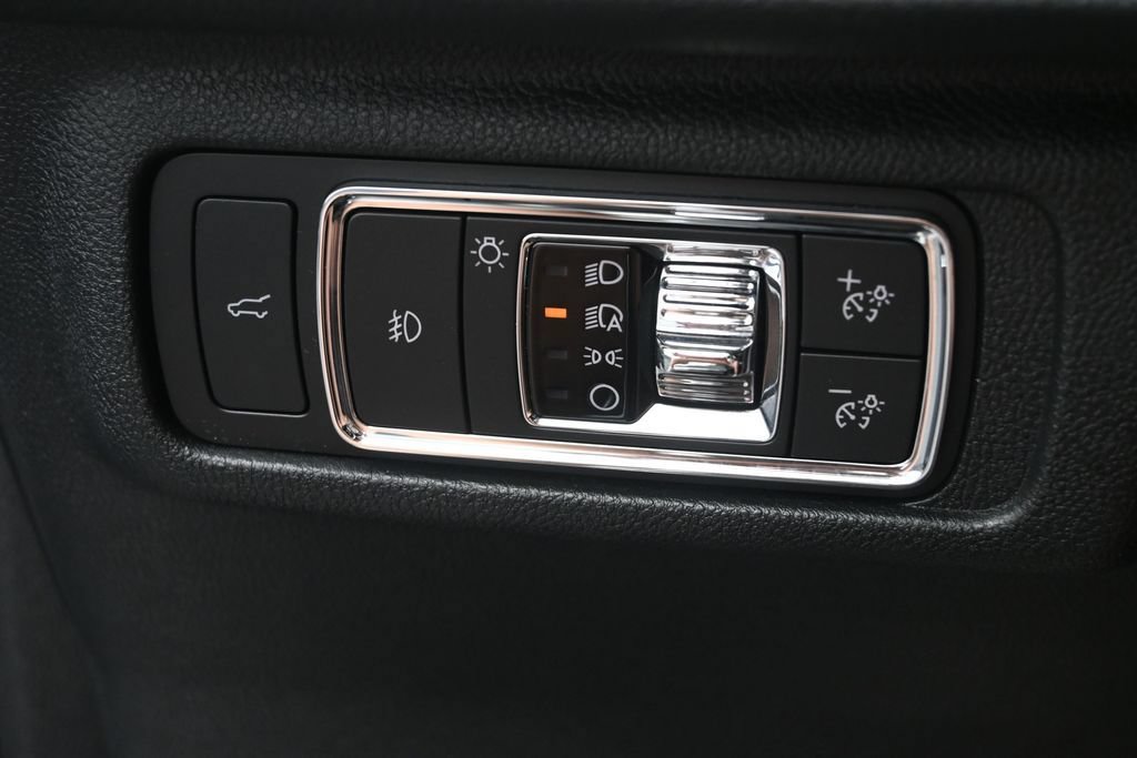 Used 2022 Lincoln Corsair Reserve w/ Equipment Group 201A AWD/4WD image 21
