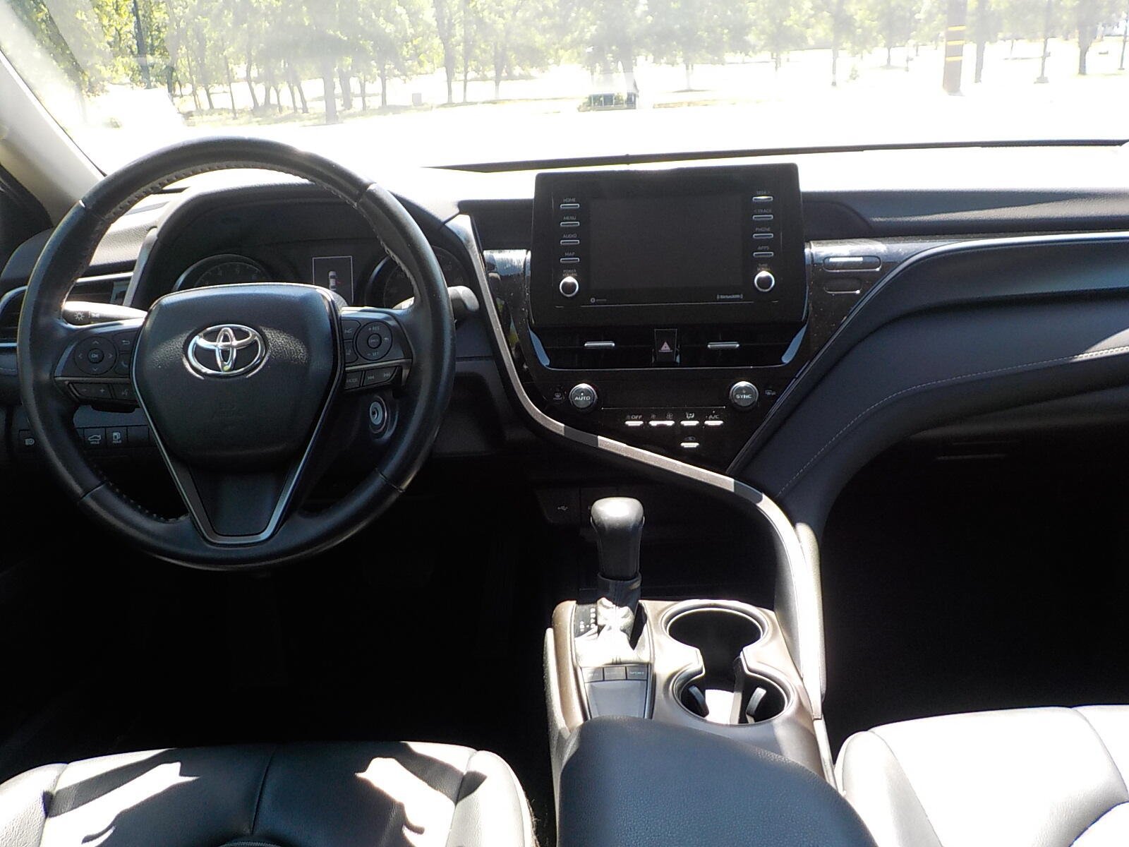Used 2023 Toyota Camry SE FWD image 14