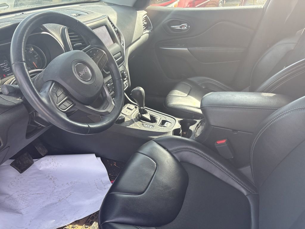 Used 2019 Jeep Cherokee Latitude Plus w/ Cold Weather Group image 9