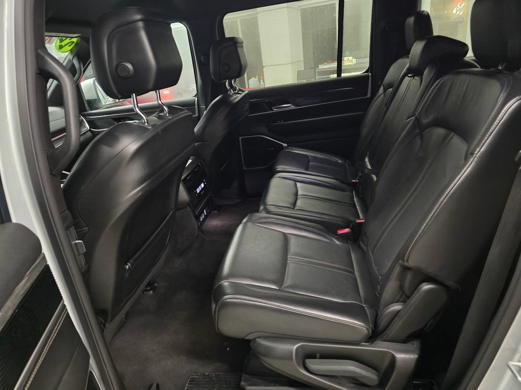 Certified 2022 Jeep Wagoneer Series II AWD/4WD image 34