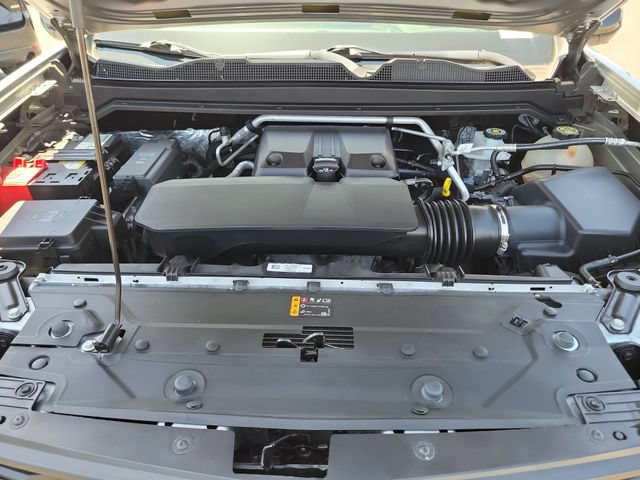 Used 2023 Chevrolet Colorado Trail Boss w/ Technology Package AWD/4WD image 10