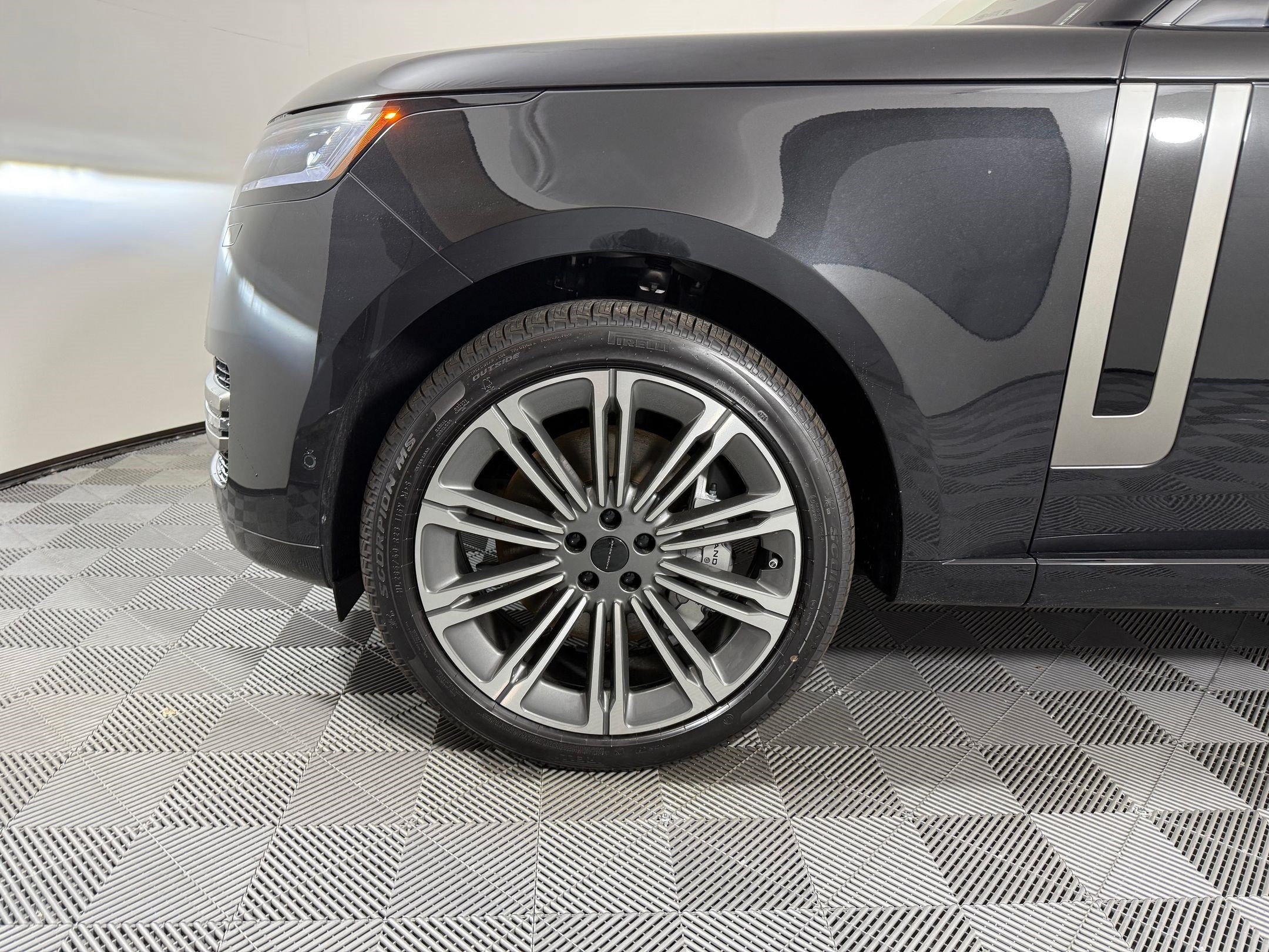 New 2026 Land Rover Range Rover SE AWD/4WD image 12