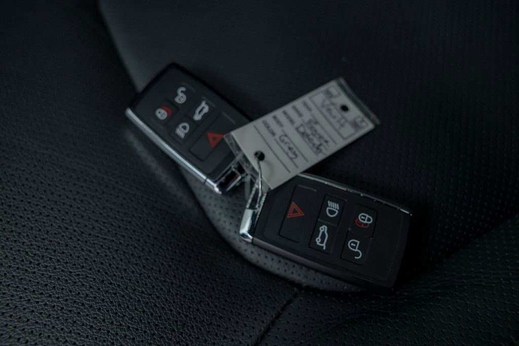 Used 2024 Land Rover Defender 130 S image 45