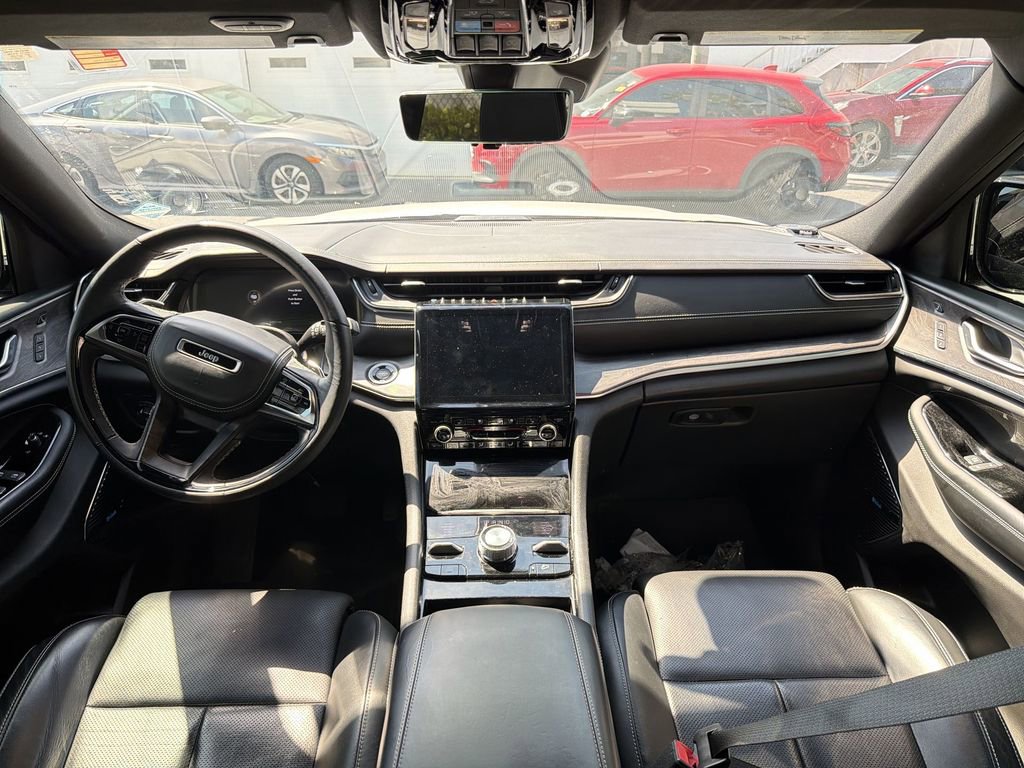 Used 2022 Jeep Grand Cherokee Overland w/ Advanced Protech Group III image 10