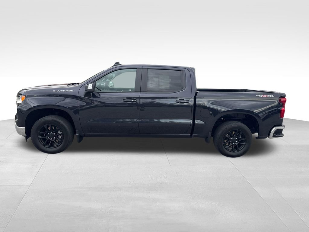 Used 2023 Chevrolet Silverado 1500 LT AWD/4WD image 3