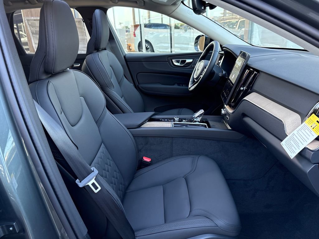 New 2026 Volvo XC60 B5 Plus image 25