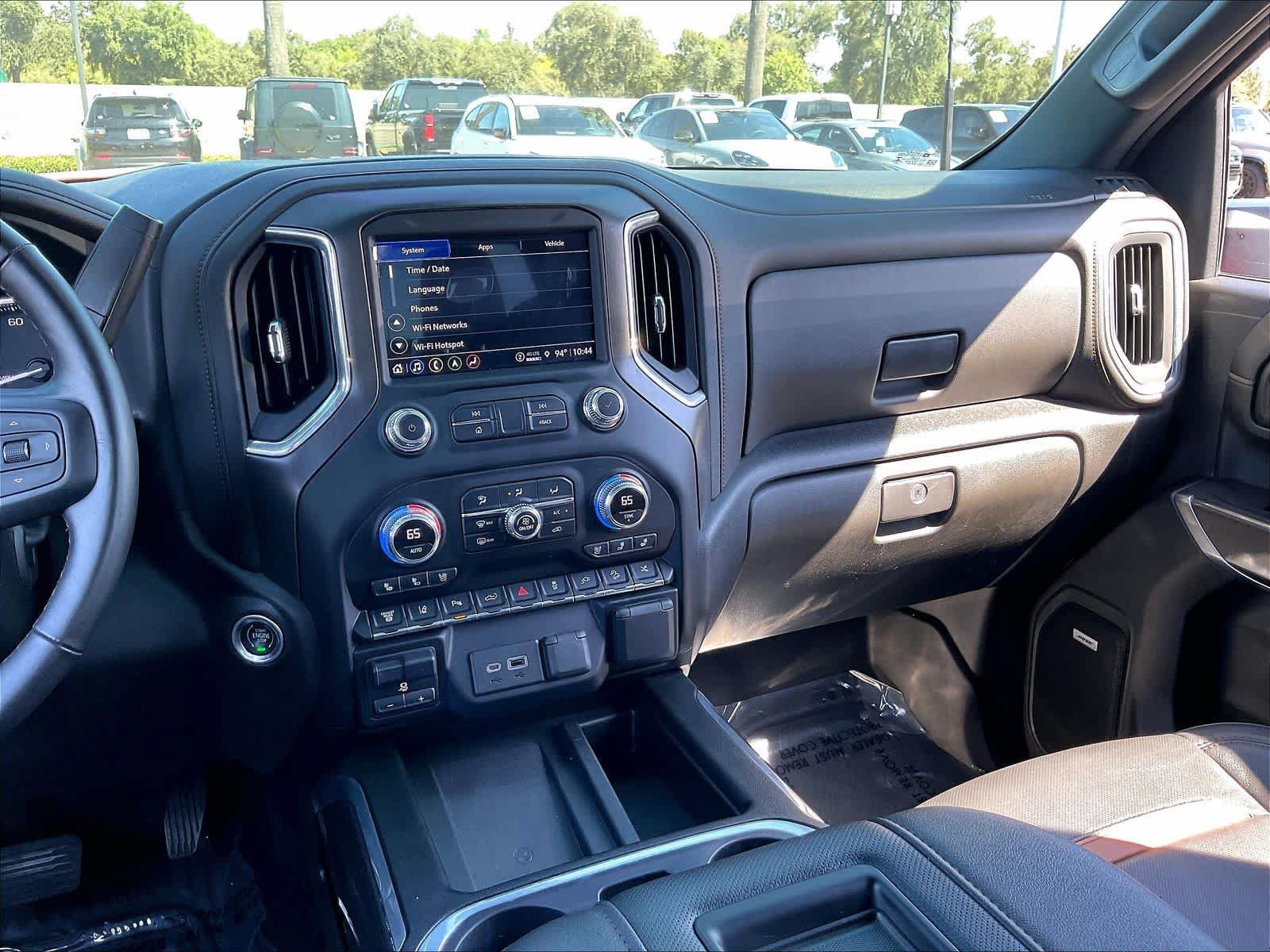 Used 2022 GMC Sierra 2500 AT4 w/ AT4 Preferred Package AWD/4WD image 6