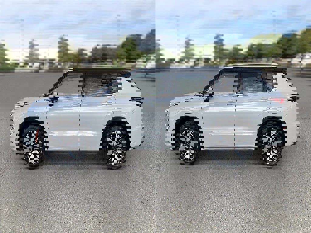 New 2025 Mitsubishi Outlander SEL image 4
