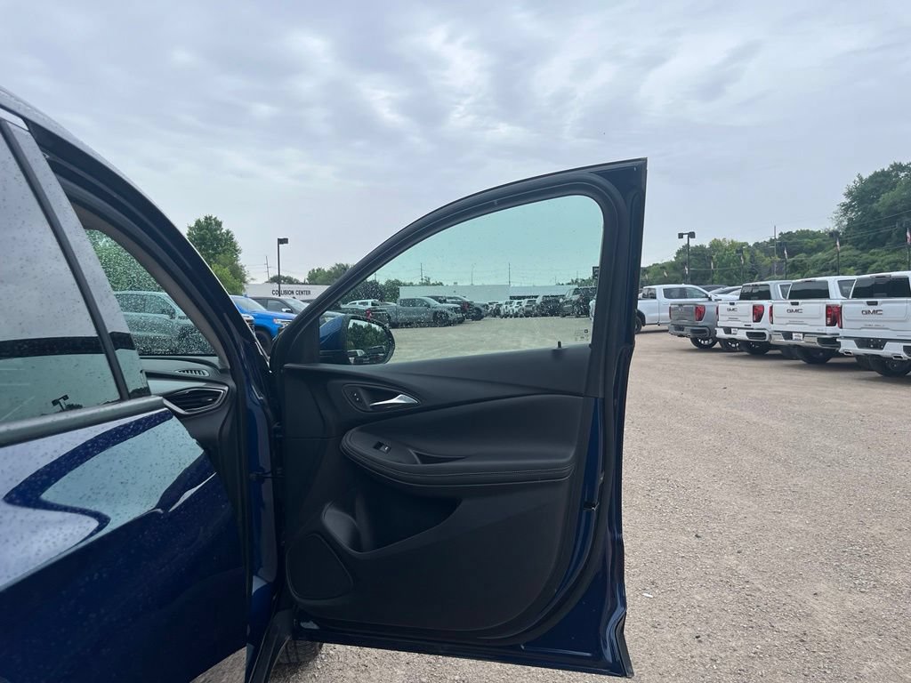Used 2023 Buick Encore GX Essence w/ Advanced Technology Package FWD image 37