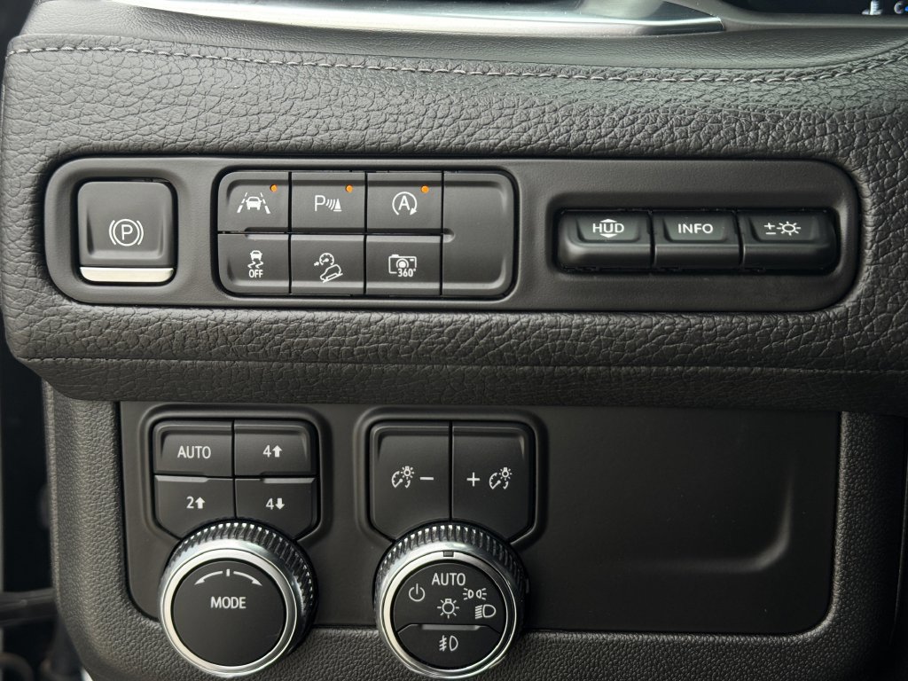 Used 2023 GMC Yukon Denali AWD/4WD image 21