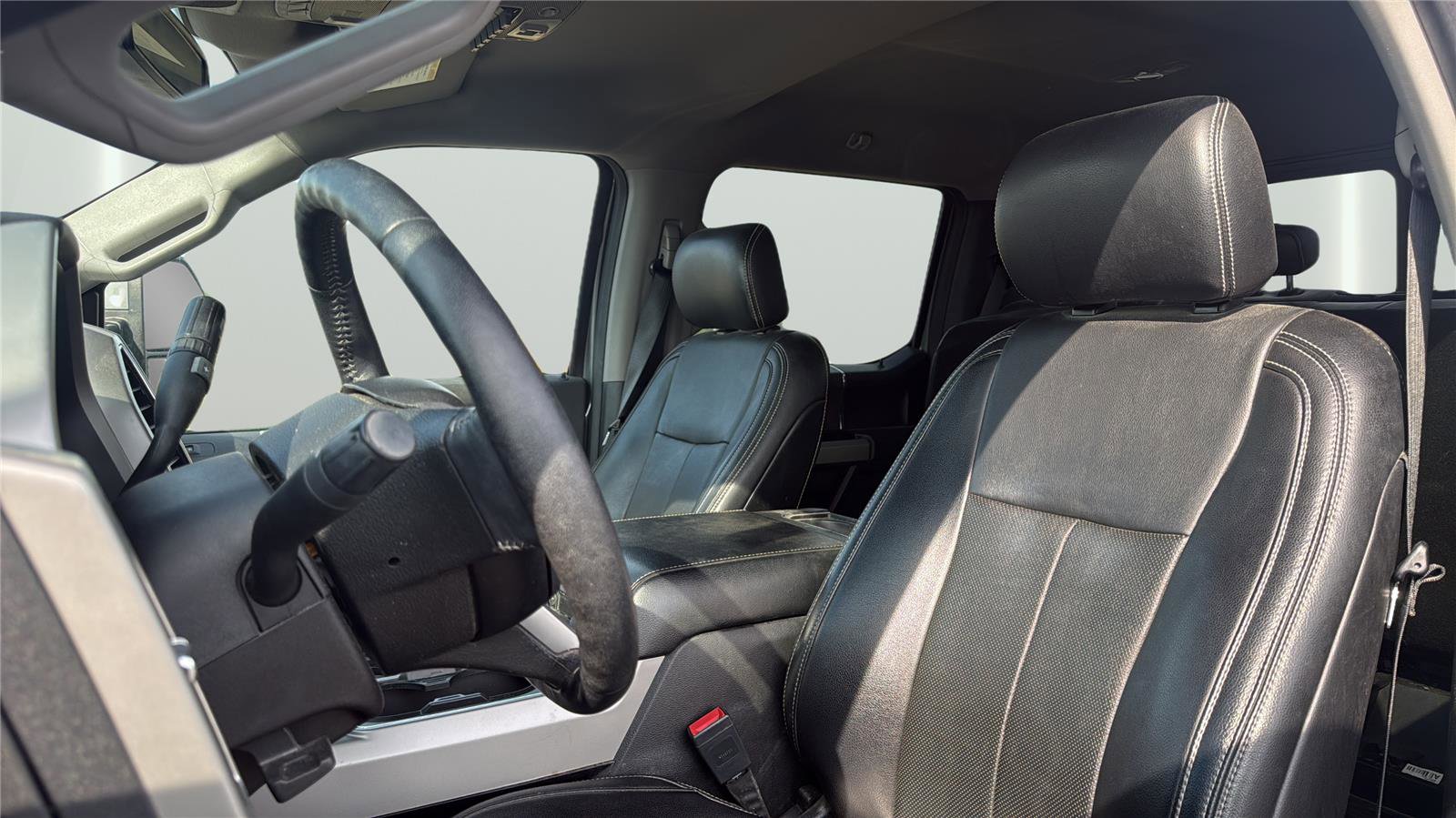 Used 2021 Ford F250 Lariat w/ Lariat Value Package AWD/4WD image 12