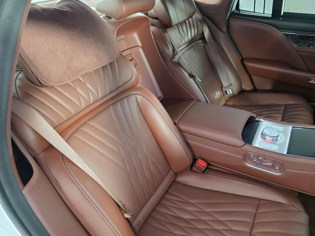 Used 2024 Genesis G90 3.5T AWD/4WD image 28