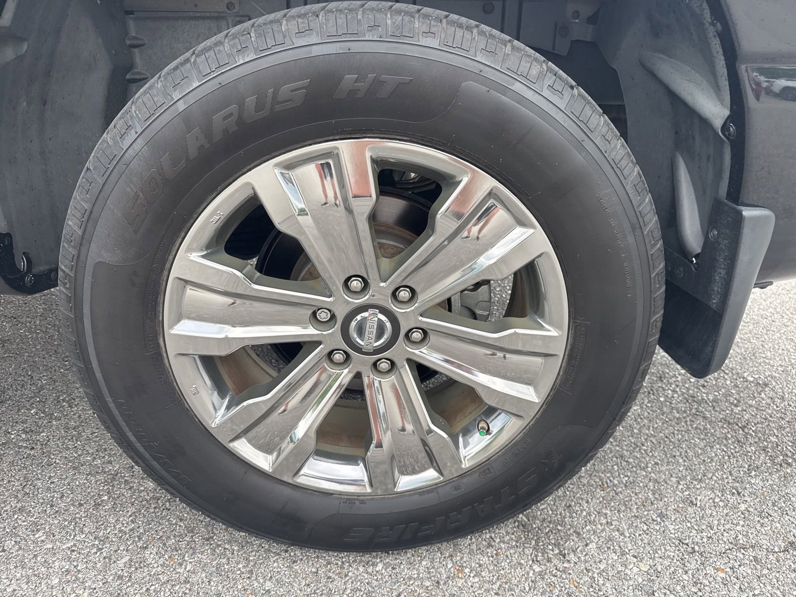 Used 2018 Nissan Titan SV w/ SV Convenience Package AWD/4WD image 12