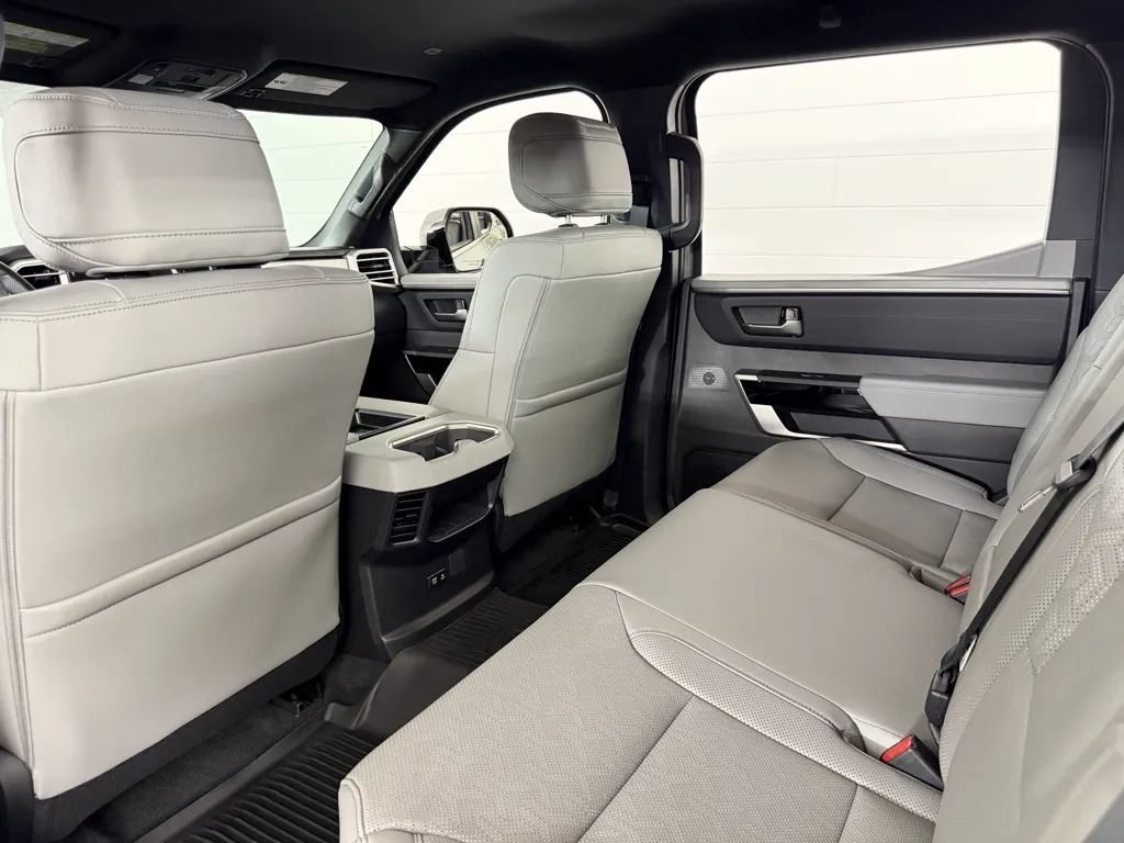 Used 2025 Toyota Tundra Limited AWD/4WD image 30