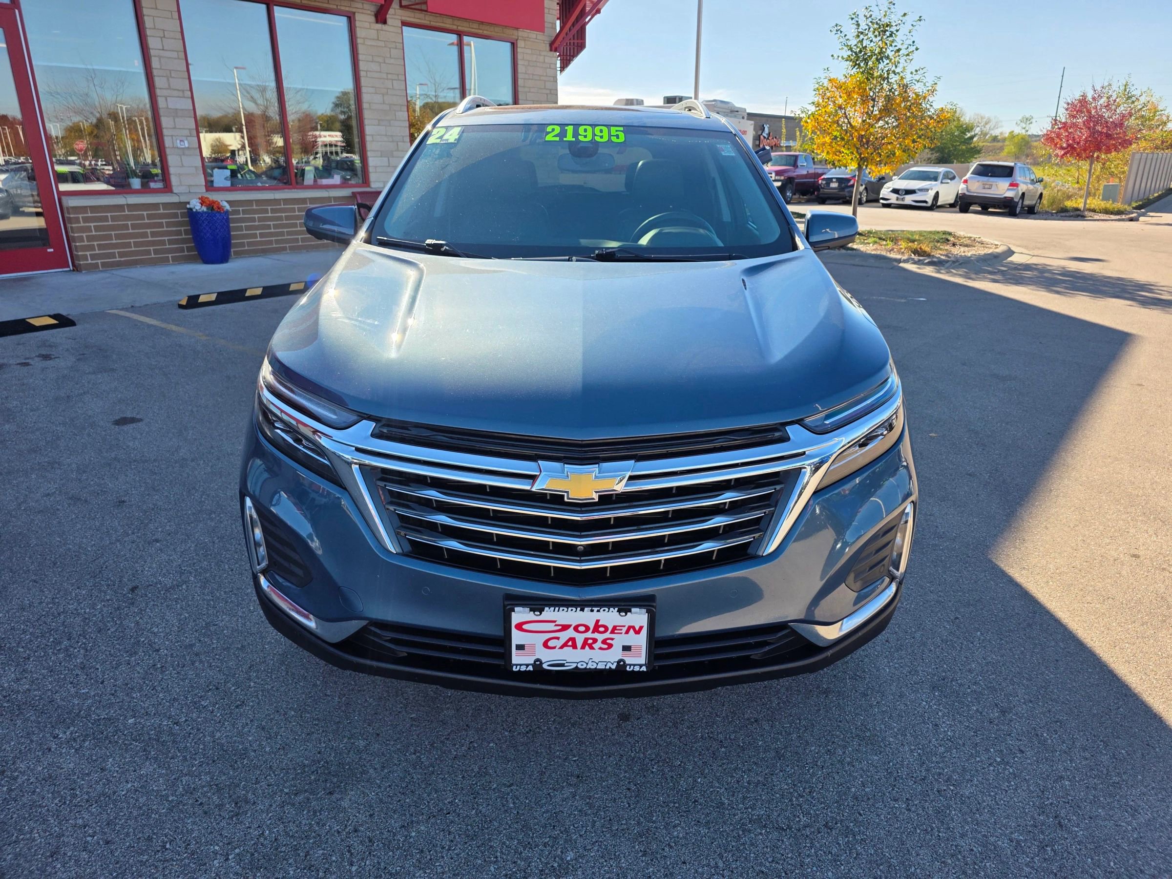 Used 2024 Chevrolet Equinox Premier image 2