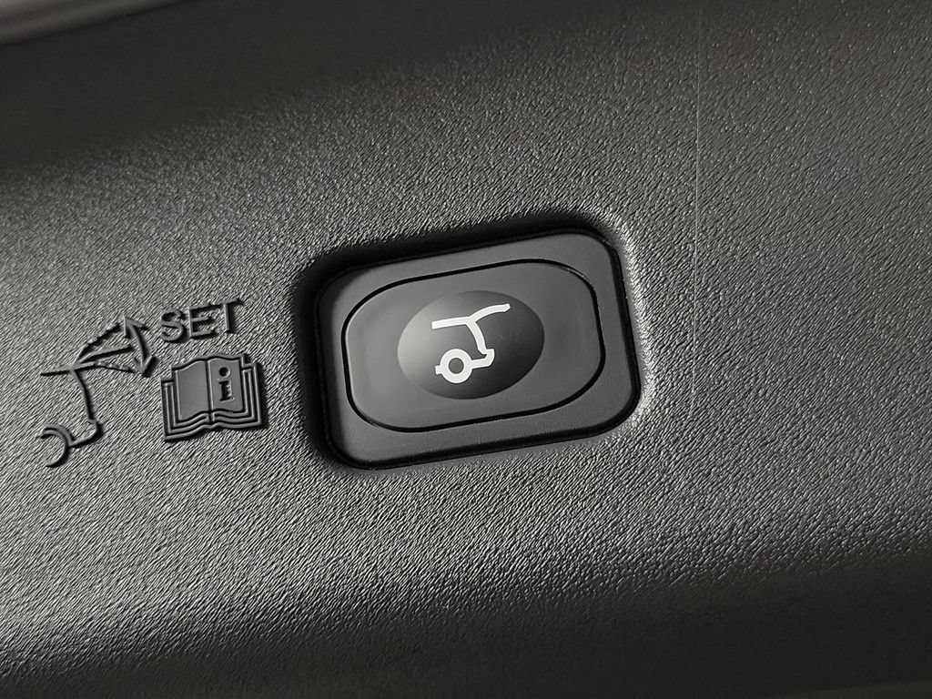 New 2026 Lincoln Nautilus Reserve AWD/4WD image 13
