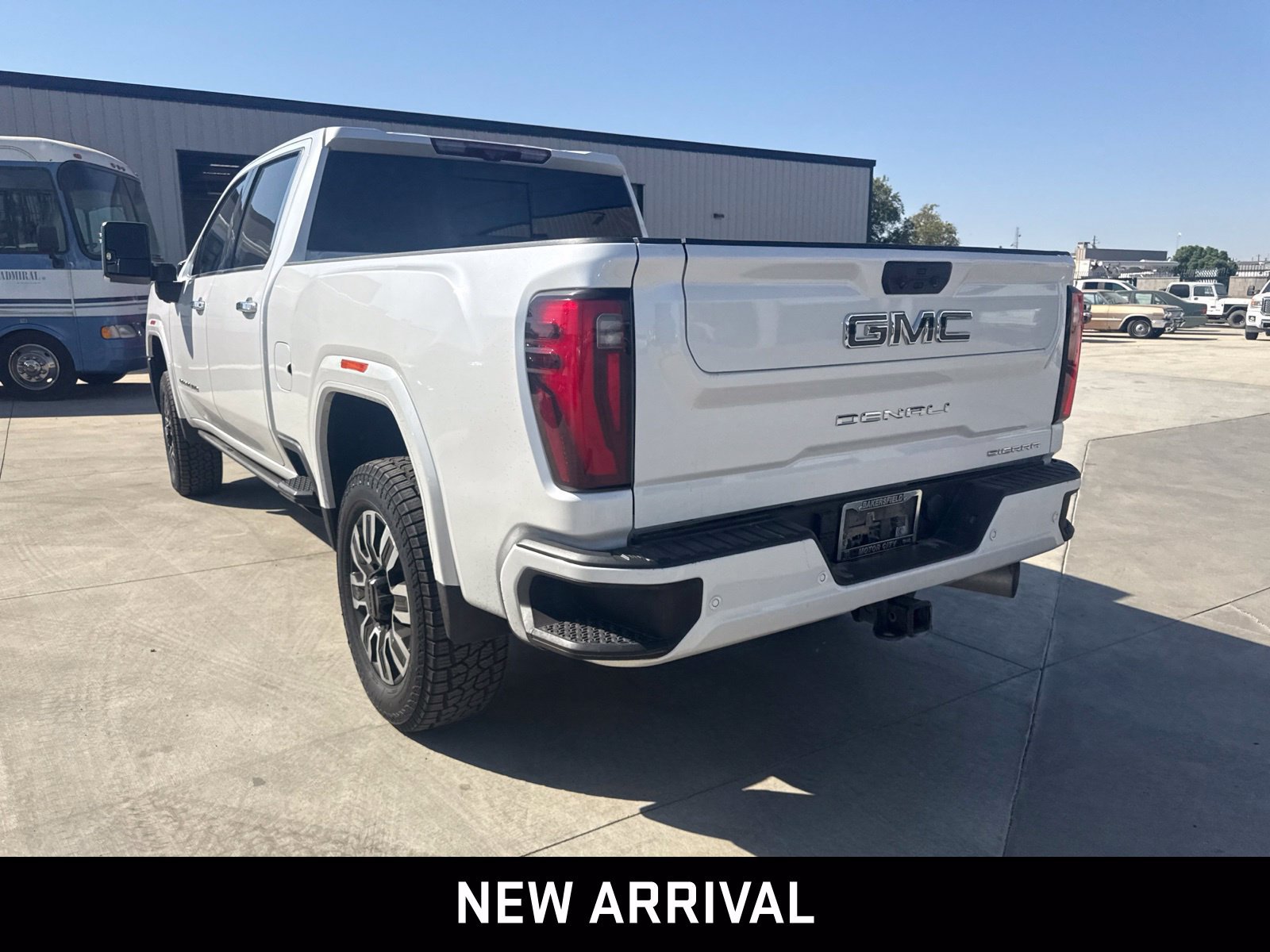 Used 2025 GMC Sierra 2500 Denali Ultimate AWD/4WD image 6