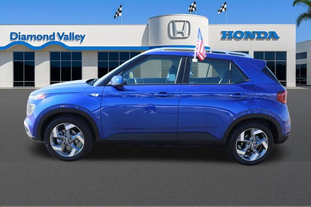 Used 2025 Hyundai Venue SEL image 4