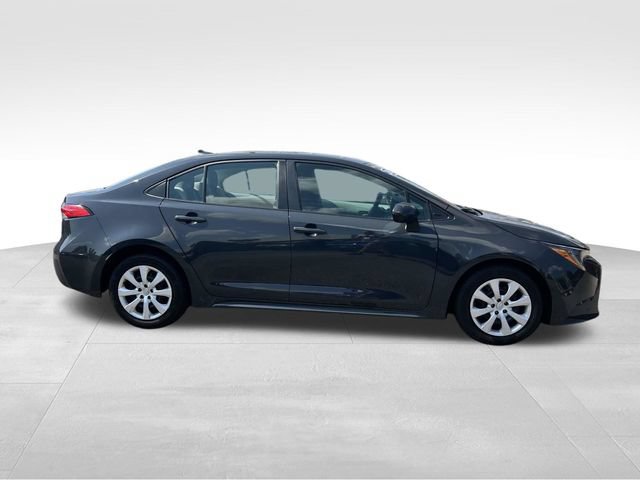 Used 2024 Toyota Corolla LE FWD image 2
