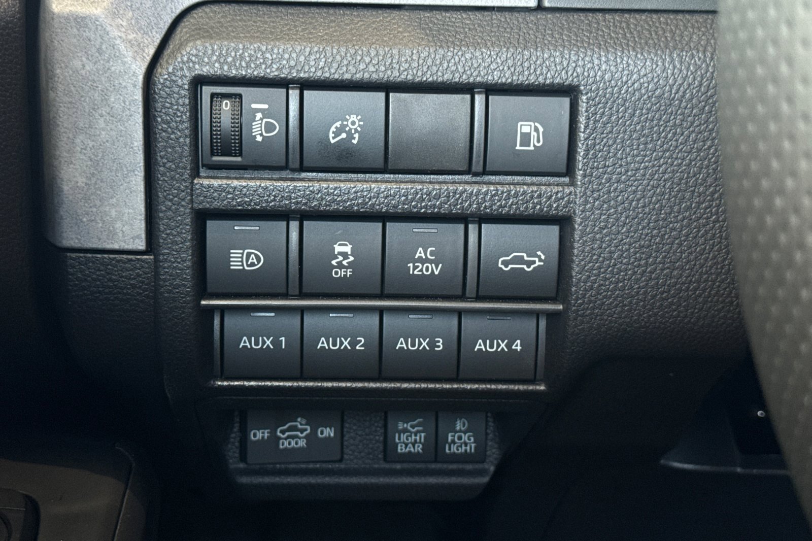 Certified 2025 Toyota Tacoma Trailhunter image 32