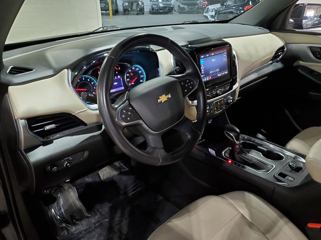 Used 2022 Chevrolet Traverse LT image 7