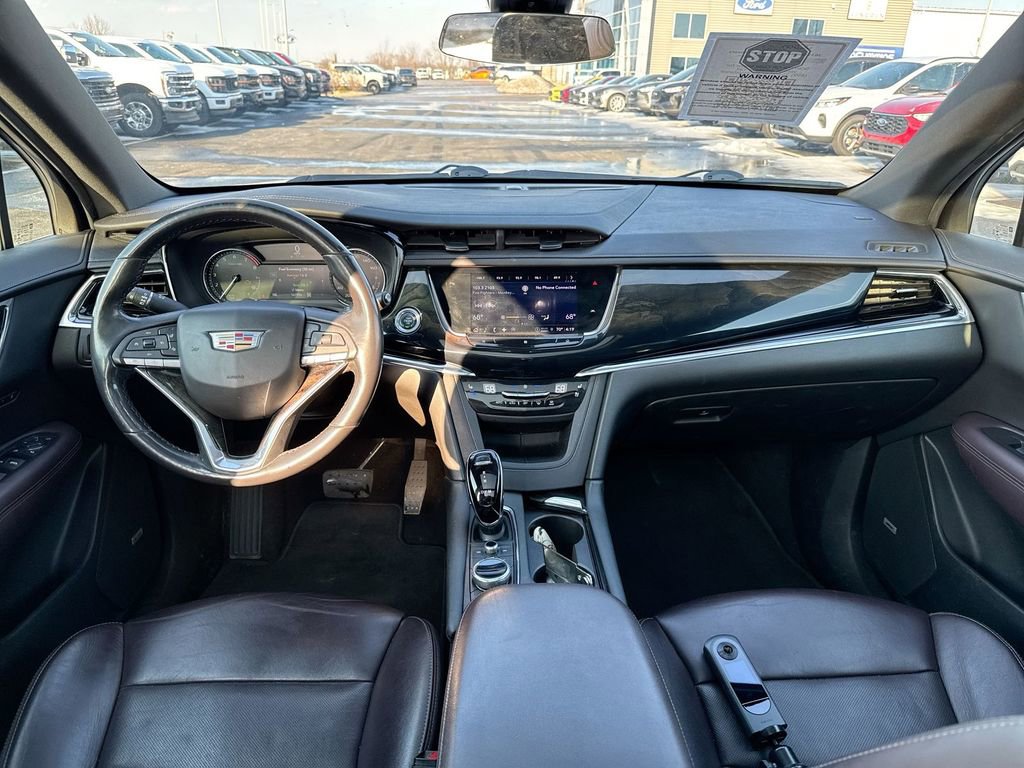 Used 2021 Cadillac XT6 Premium Luxury AWD/4WD image 2