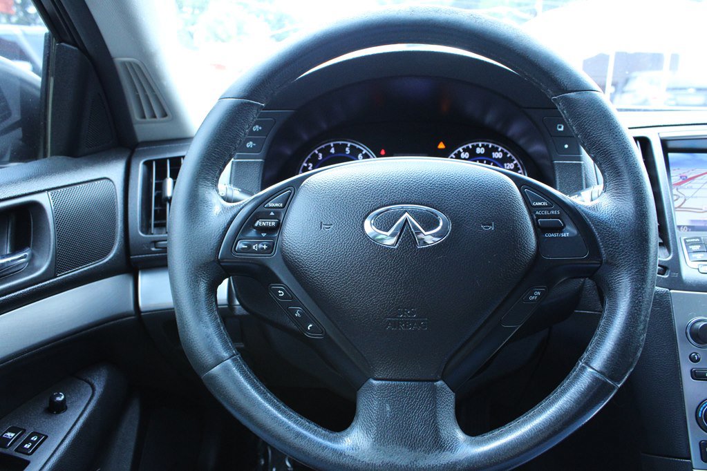 Used 2015 INFINITI Q40 w/ Navigation Package RWD image 13