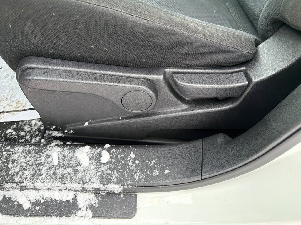 Used 2015 Nissan Rogue S w/ Convenience Package image 15