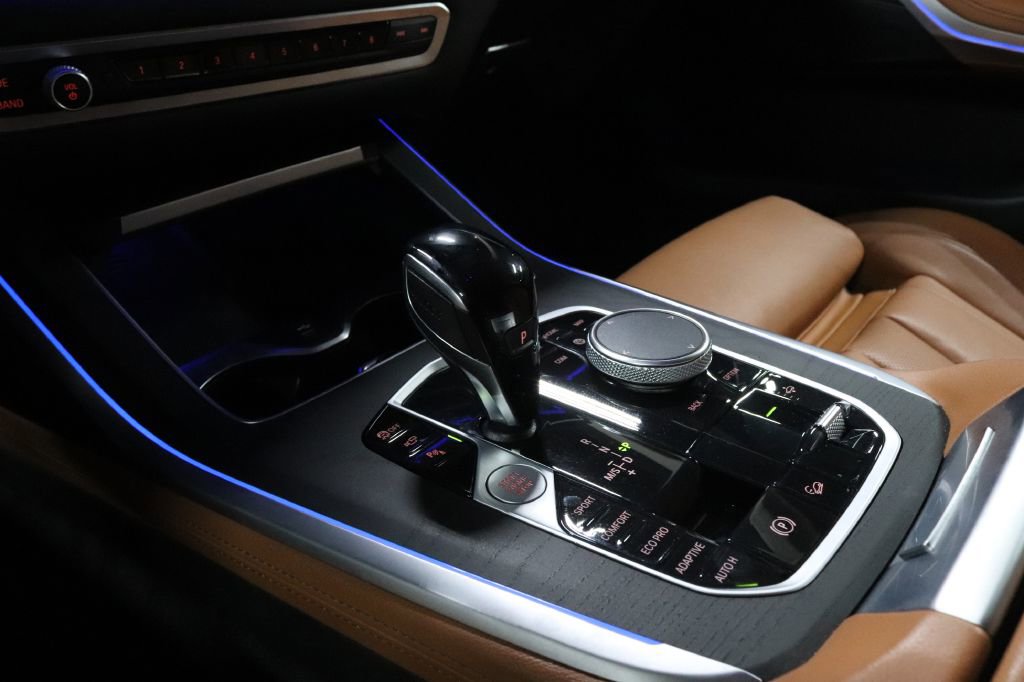 Used 2022 BMW X7 xDrive40i w/ Premium Package image 18