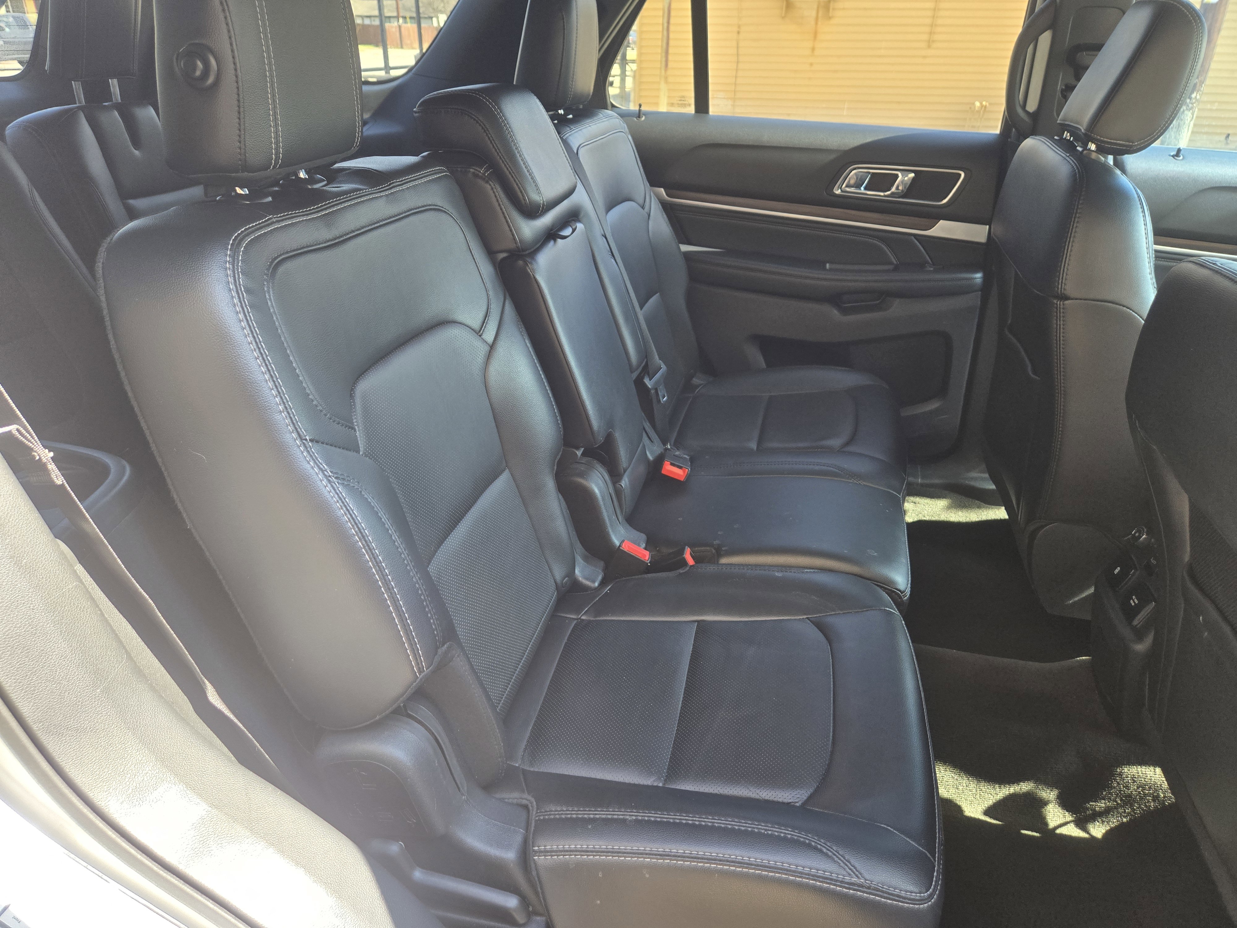 Used 2018 Ford Explorer Limited image 12