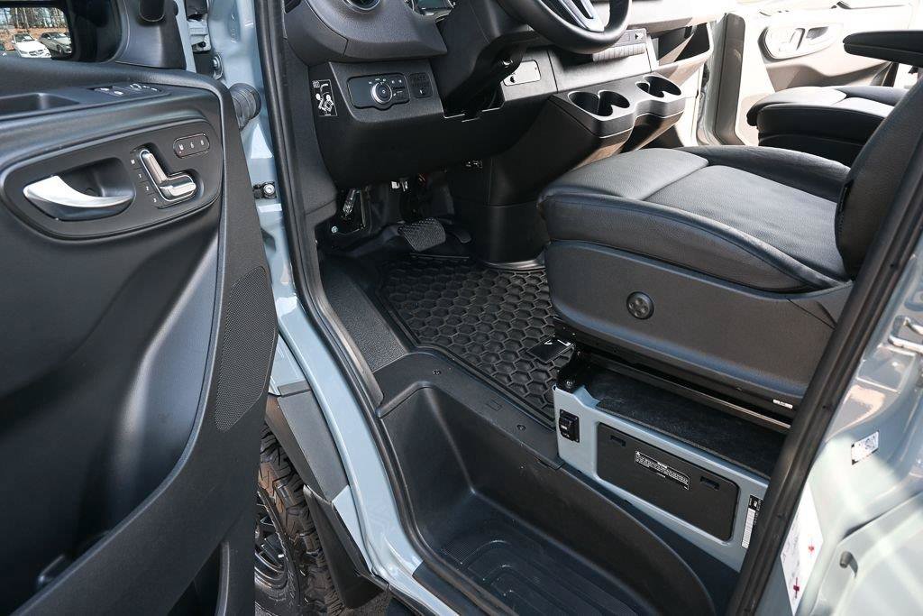 Used 2023 Mercedes-Benz Sprinter 2500 image 9