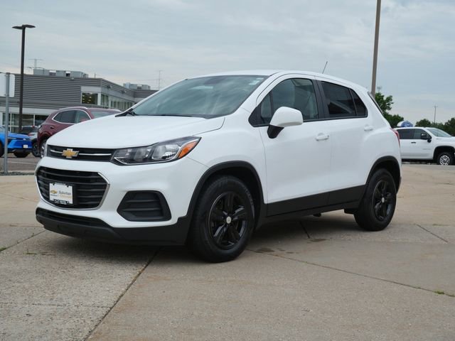 Used 2020 Chevrolet Trax LS w/ Tint and Cruise Package FWD image 3
