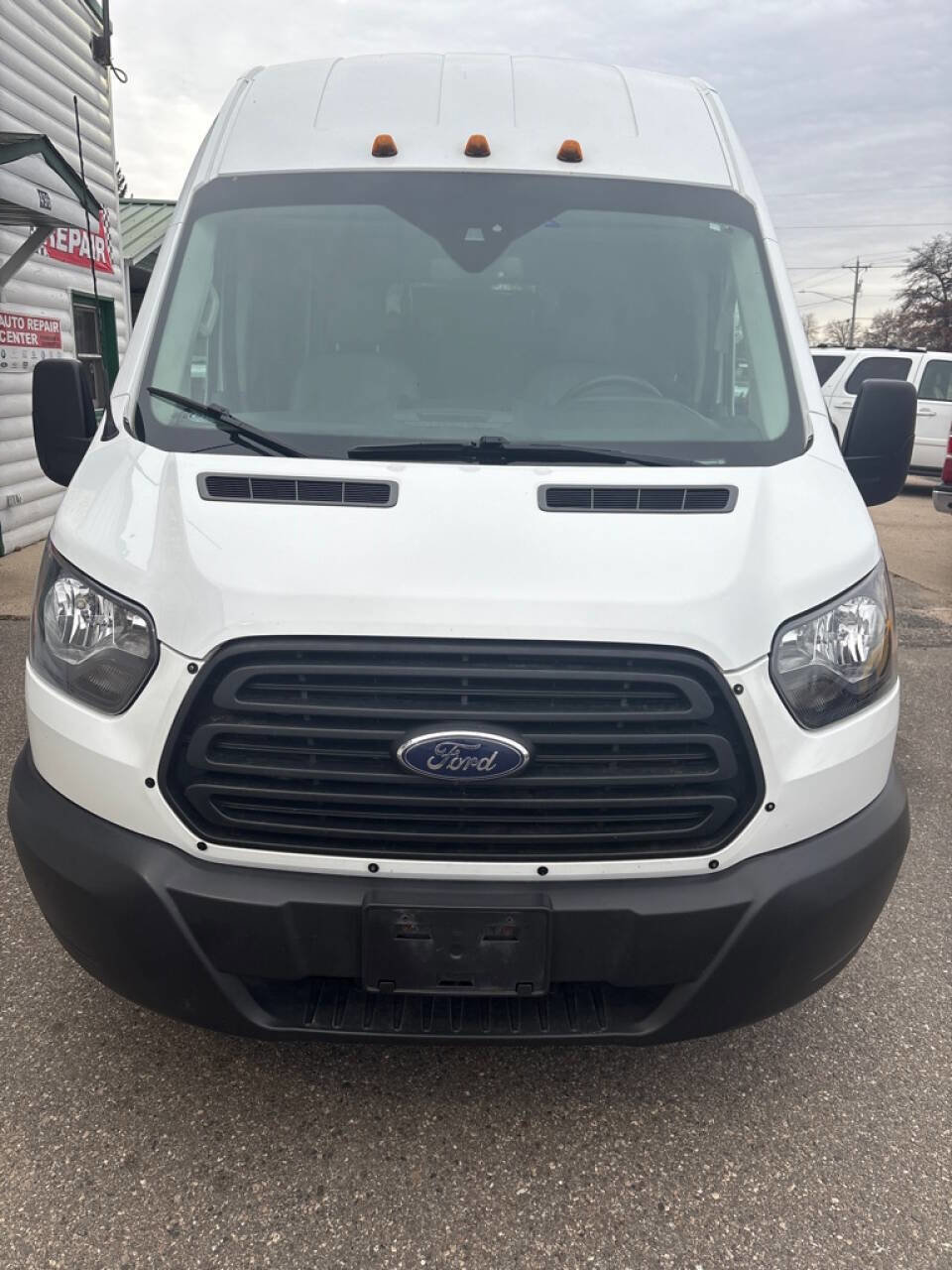 Used 2019 Ford Transit 350 XL image 3