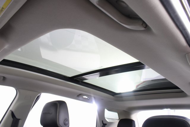 Used 2020 GMC Terrain Denali w/ Denali Premium Package image 11