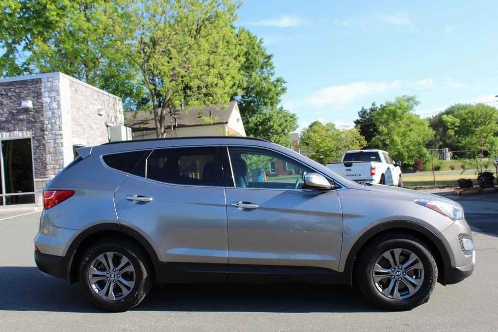 Used 2014 Hyundai Santa Fe Sport w/ Technology Package 04 FWD image 4