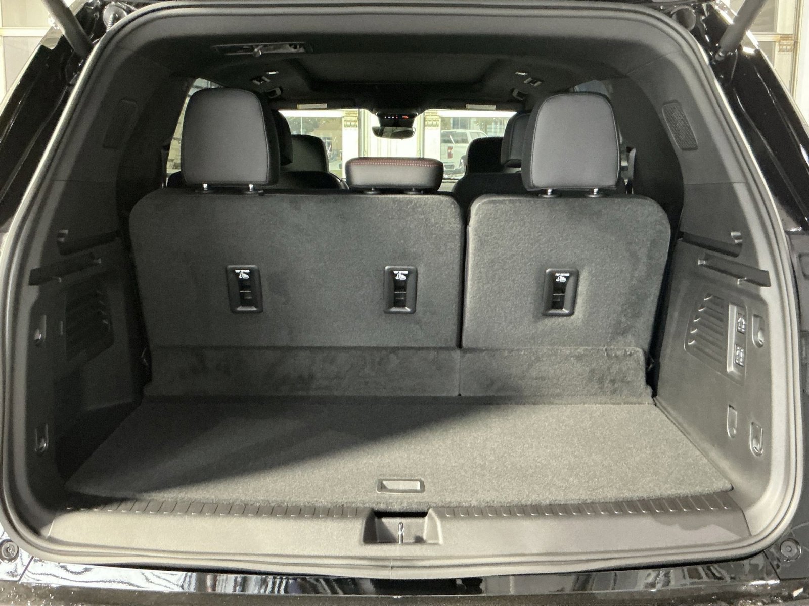 New 2026 Chevrolet Traverse RS w/ LPO, Floor Liner Package image 35