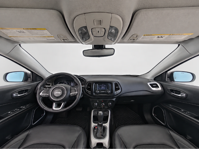 Used 2018 Jeep Compass Latitude w/ Cold Weather Group FWD image 9