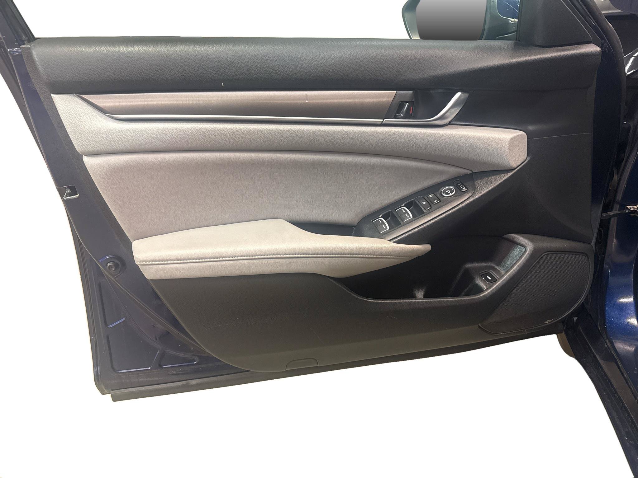 Used 2018 Honda Accord LX image 15