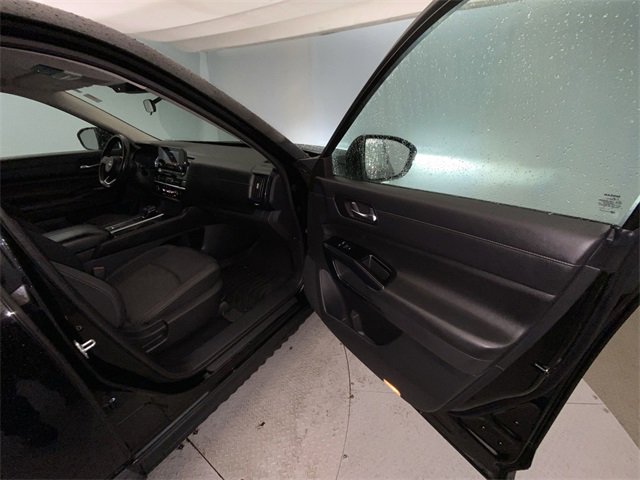 Used 2022 Nissan Pathfinder SV image 24