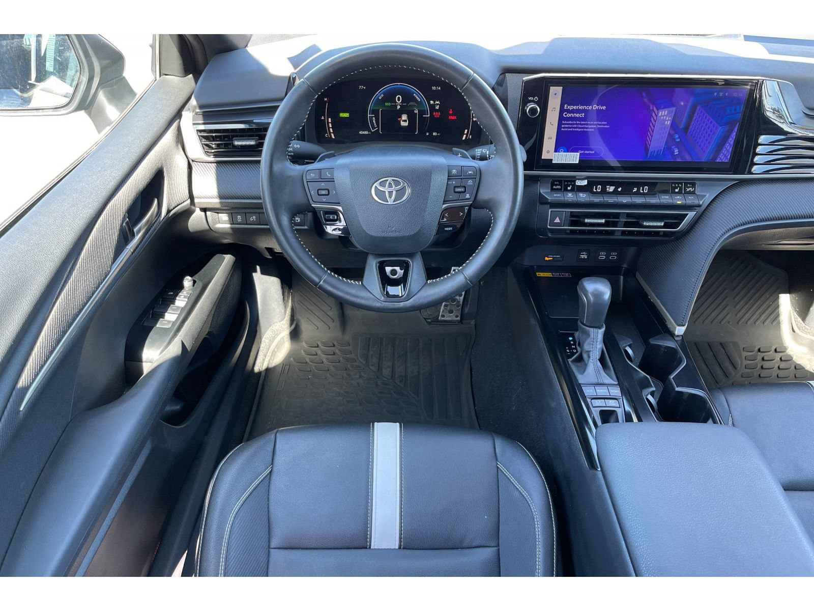 Used 2025 Toyota Camry SE w/ Multimedia Upgrade Package FWD image 17