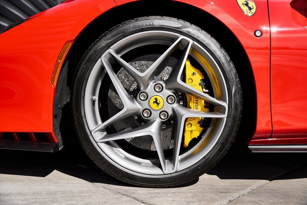 Used 2022 Ferrari F8 Tributo image 3