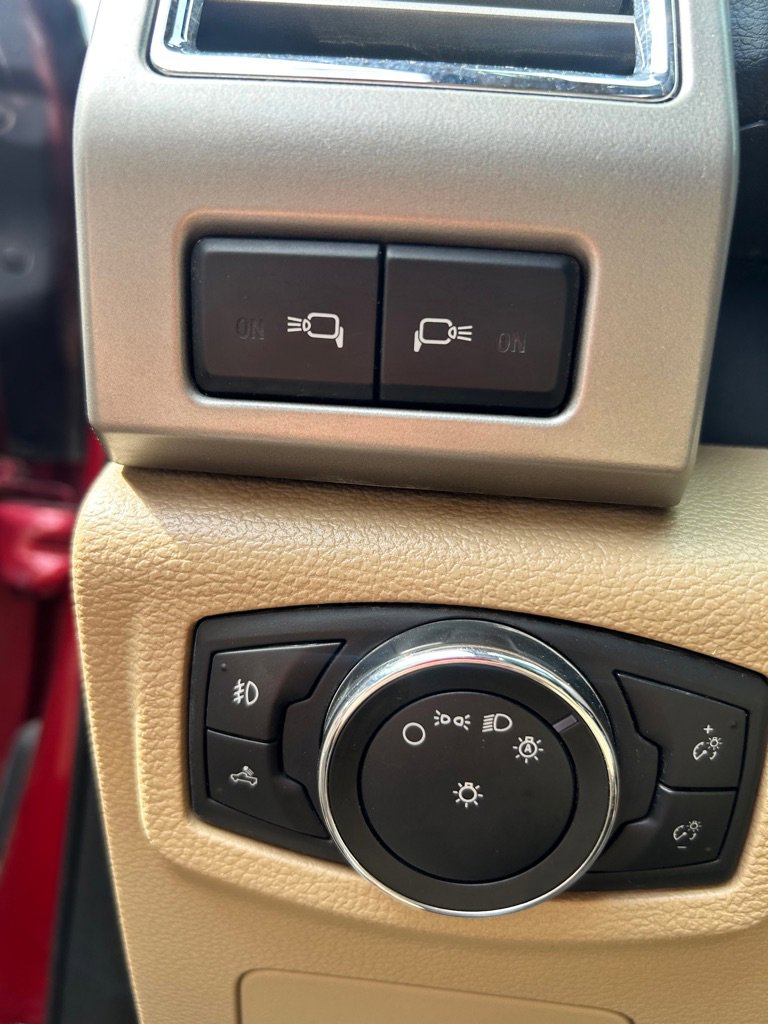 Used 2016 Ford F150 Lariat AWD/4WD image 12