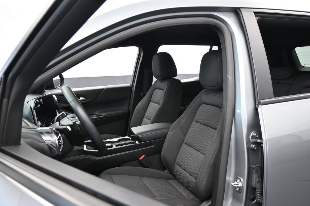 Used 2026 Chevrolet Equinox LT FWD image 10