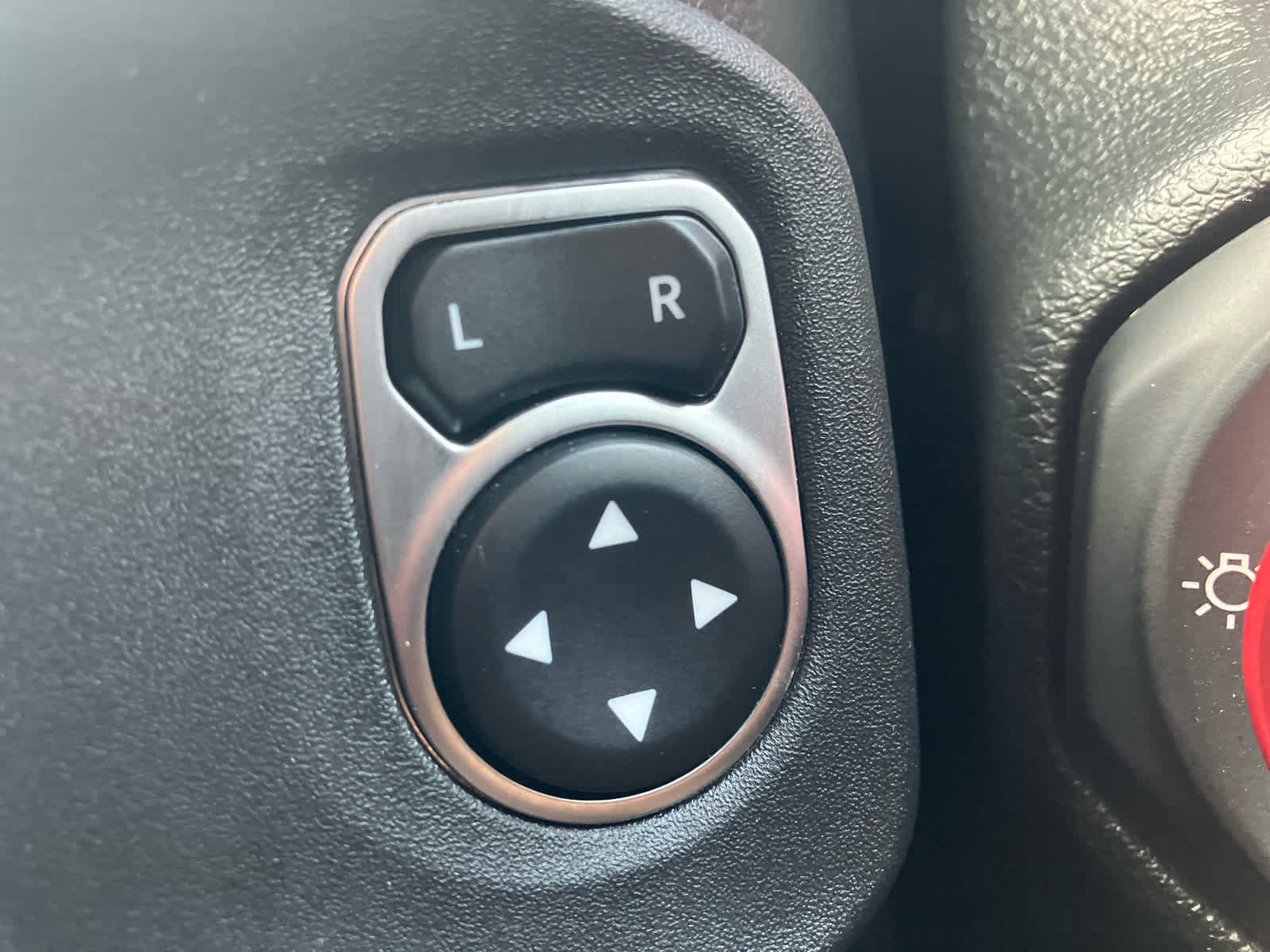 Used 2022 Jeep Gladiator Rubicon w/ Cold Weather Group AWD/4WD image 13