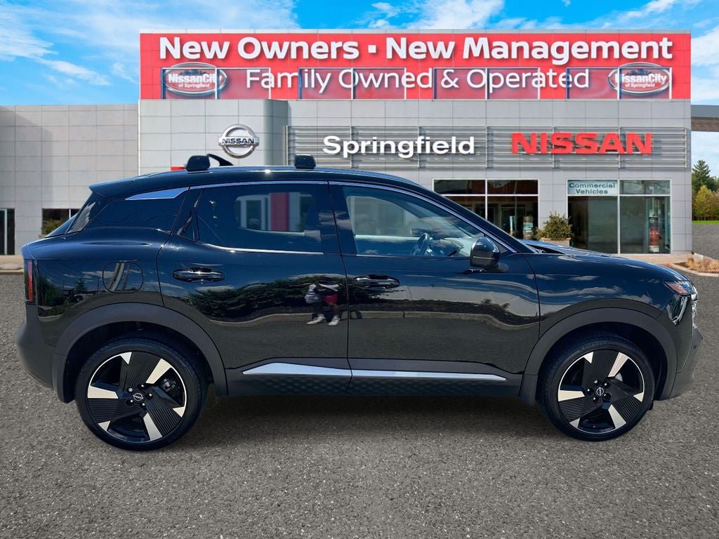 Used 2025 Nissan Kicks SR w/ Interior Electronics Package AWD/4WD image 4
