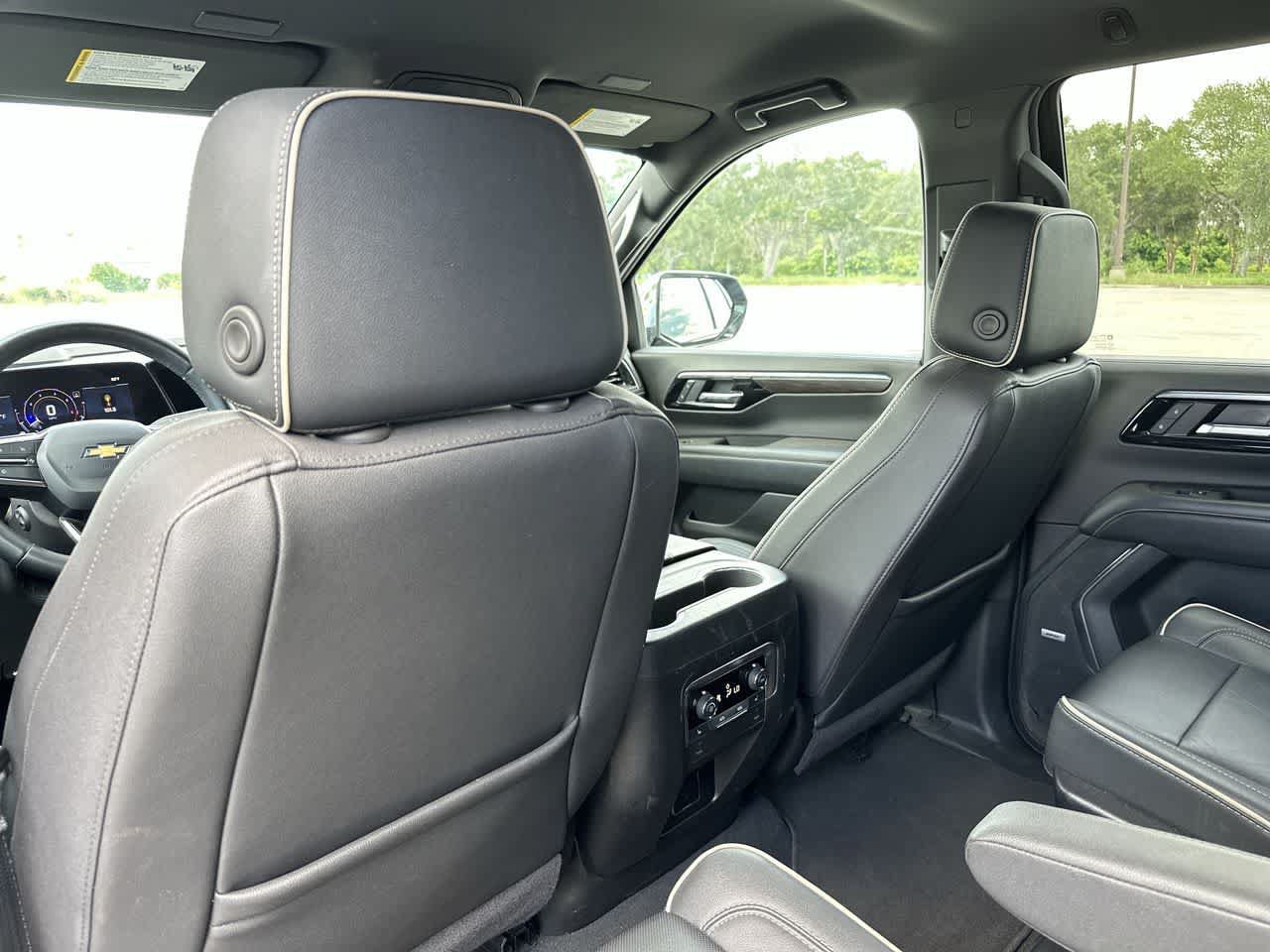 Used 2025 Chevrolet Tahoe Premier AWD/4WD image 17